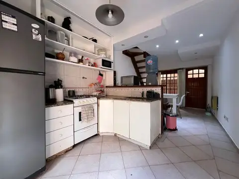 *HERMOSO DUPLEX DE 2 AMB. Y 1/2 CON PATIO Y LAVADERO