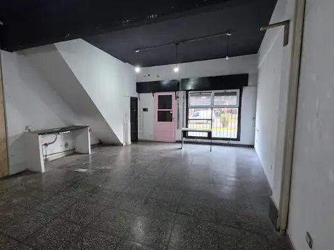 Local en Alquiler en Ezpeleta Este, $ 600.000