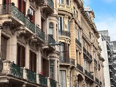 Oficina 7 ambientes con 2 baños