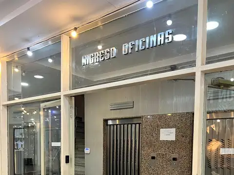 Venta Amplia Oficina Reciclada en Peatonal Cordoba Rosario