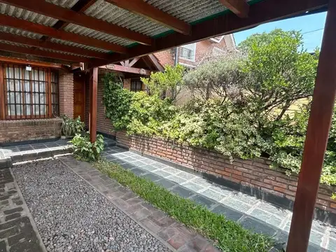 VENTA CASA 3 AMB TRIPLEX JARDIN TERRAZA BECCAR