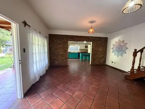 Venta Casa 5 Ambientes en Glew Parque y parrilla
