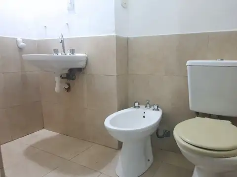 Depto Tipo Casa en Alquiler 60 años