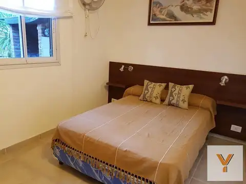 Casa venta 5 dormitorios 2 baños 1 cochera 700 mts2 totales - Costa Del Este