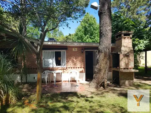 Casa 6 ambientes con 2 baños