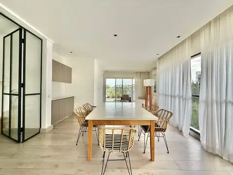 Casa en Alquiler en Barbarita, USD 7.000