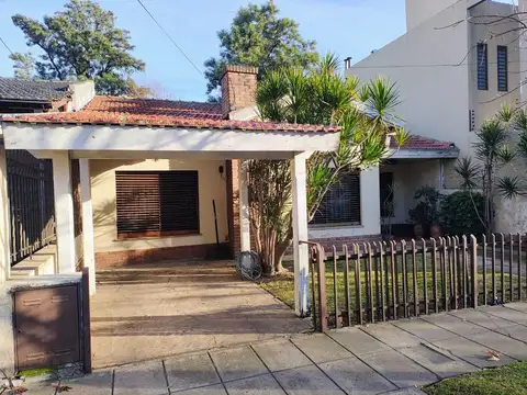 Casa venta z/oeste Ciudad Jardín Palomar permuta