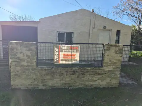 ARECO - Lote de 390 sobre asfalto con casita
