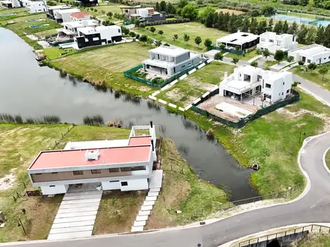 Lote/Venta Naudir a la laguna