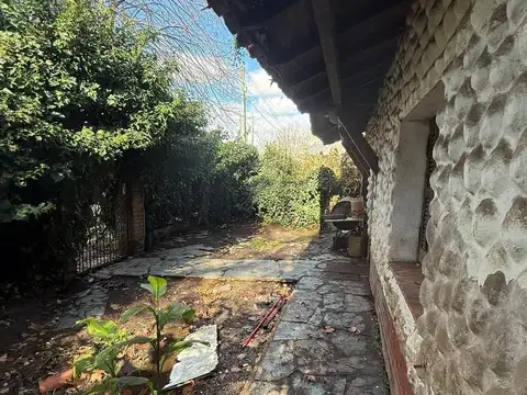 Casa en Venta con 3 cocheras