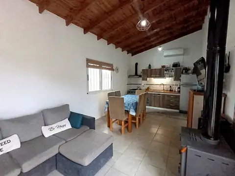 Casa 4 ambientes con 1 baño