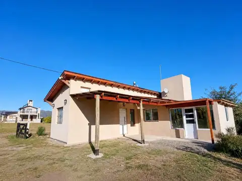 Se vende Casa 2 dormitorios Villa Ciudad Parque