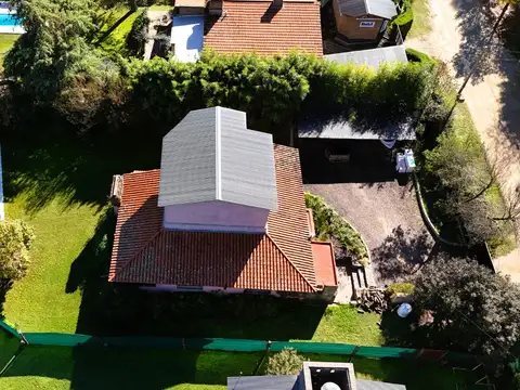 Casa en Venta con 3 cocheras