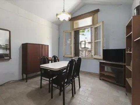 Venta PH 2 ambientes con baulera en Parque Avellaneda