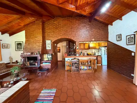 Casa 4 ambientes con 1 baño