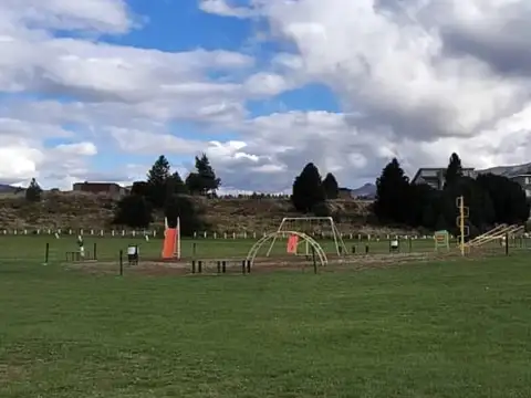 Lote en Venta 1.000 m² con Vista al Lago Solares del Este, Bariloche Proy. Aprobado - Acepta Permuta