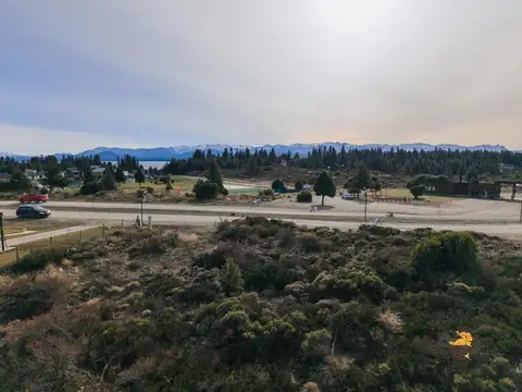 Lote en Venta 1.000 m² con Vista al Lago Solares del Este, Bariloche Proy. Aprobado - Acepta Permuta