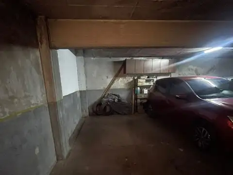 VENTA DE COCHERA CUBIERTA EN PARQUE CHACABUCO