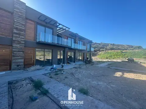 OPENHOUSE vende hermosos dúplex a estrenar en Barrio Dalvian