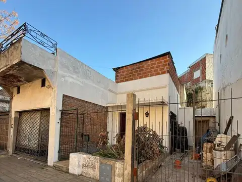 Casa en venta c/ cochera en Bella Vista