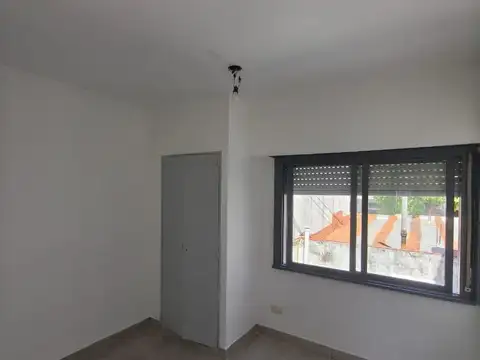 Depto Tipo Casa en Alquiler en Barrio Parque, $ 700.000