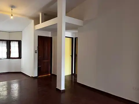 VENTA CASA LOS ROBLES 5 DORMITORIOS APTA CREDITO