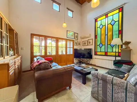 Casa 5 ambientes con 2 baños