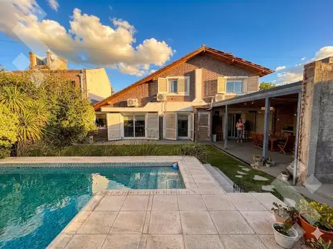Venta casa calle islas malvinas al 1000 - neuquén -