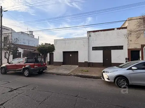Ideal inversor - 2 locales y vivienda en Venta en Villa Ballester