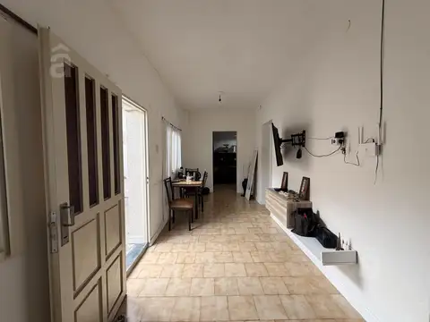 Ideal inversor - 2 locales y vivienda en Venta en Villa Ballester