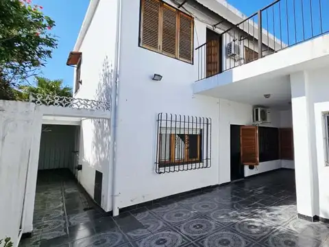 Depto Tipo Casa 5 ambientes con 2 baños