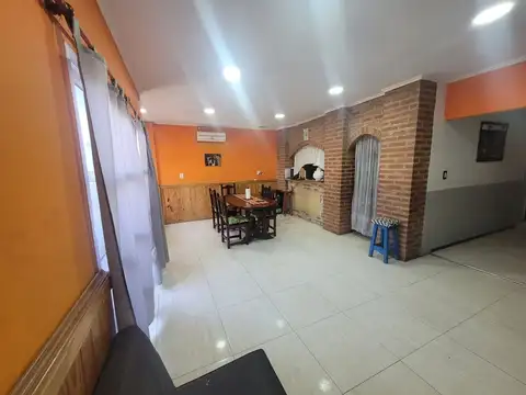 Casa 6 ambientes con 3 baños
