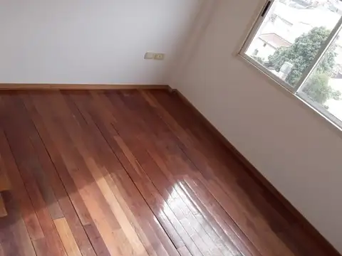 Av Gral San Martin 900, Piso 2