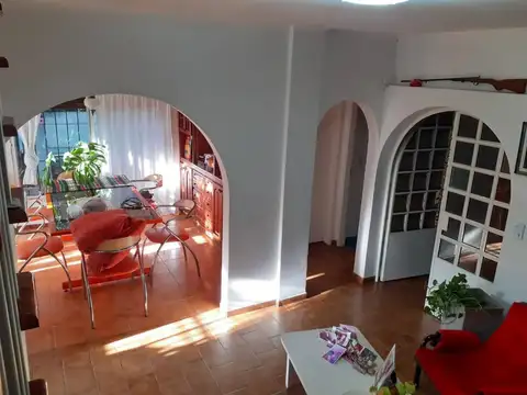 CASA EN VENTA 4 AMB.EXCELENTE PROPIEDAD.
