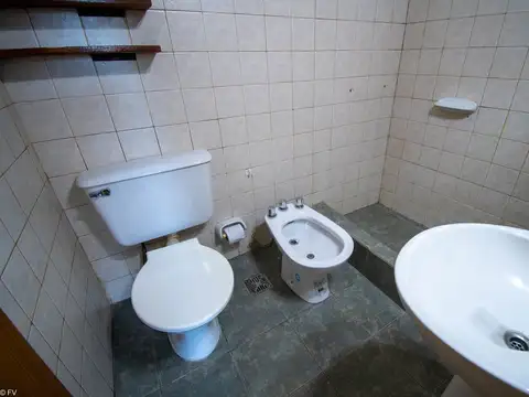 Depto Tipo Casa en Alquiler en Luis Agote, $ 350.000