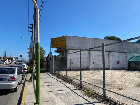 Av. Arturo U. Illia 100