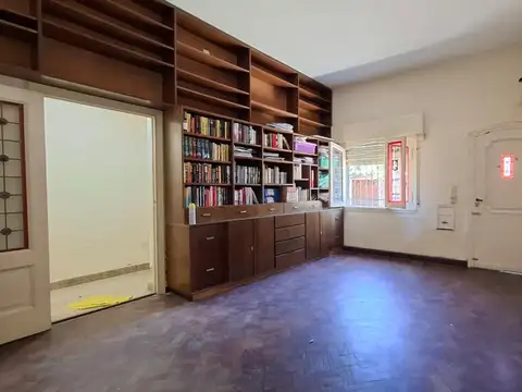 Casa en Venta en Lisandro De La Torre, USD 175.000