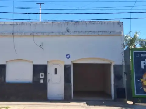 Reconquista 900, amplia propiedad de 3 dormitorios.