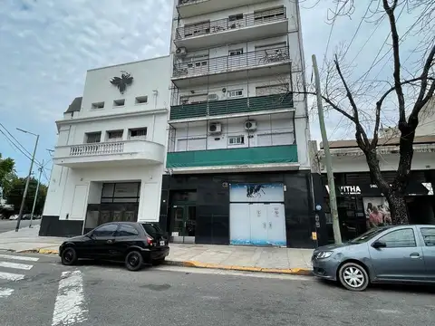 Departamento de 3 ambientes cocina semi incorporada con barra desayunadora