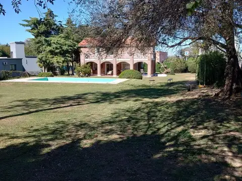 VENTA CASA LA HERRADURA 4 DORM PILETA