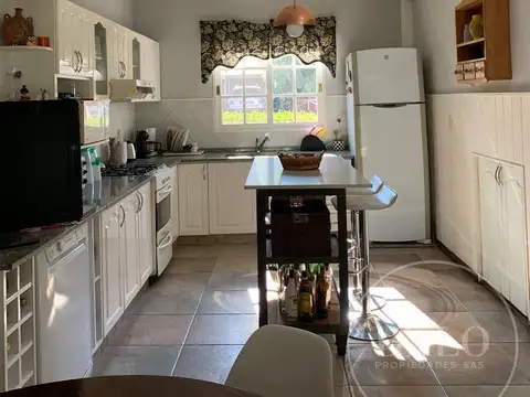 Casa 5 ambientes con 3 baños