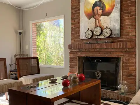 Casa en Venta con 6 cocheras