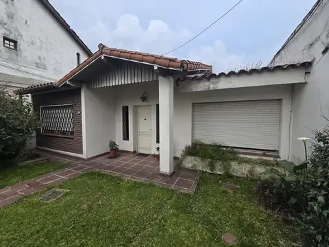 VENTA CASA 3 AMBIENTES EN VILLA ADELINA