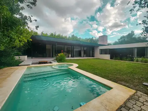 Casa de 3 dormitorios más comodín y pileta a estrenar en La Bahia, Pueblo Esther