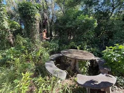 Venta de Casa histórica Chalet en Unquillo con  4 dormitorios  y  un gran terreno