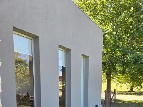 LOBOS. BARRIO LA FEDERALA. RUTA 205 FM 105,5 HERMOSA CASA 4