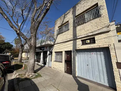 VENTA CASA CON DOS LOCALES EN OLIVOS