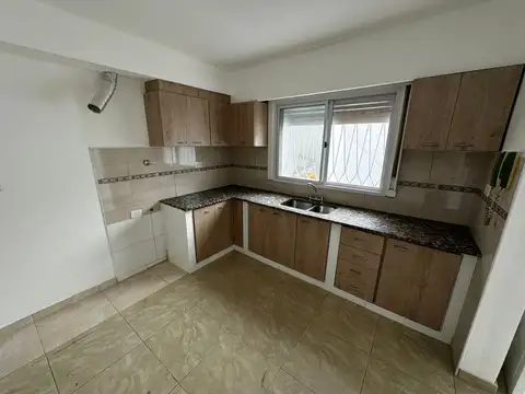Depto Tipo Casa en Alquiler de 2 dormitorios