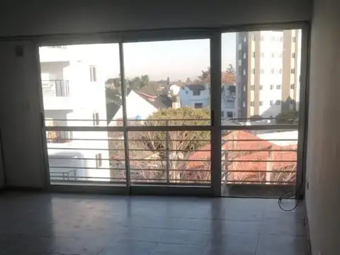 EN VENTA EN EL PALOMAR DEPARTAMENTO DE 2 AMBIENTES CON ESPACIO COCHERA EN 4TO CFTE. - FICHA 6408