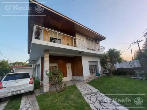 Casa 6 ambientes en venta. Barrio Cooperarios, Quilmes